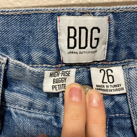 BDG Urban Outfitters High Rise Baggy Petite Jeans Size 26 Medium Wash - Picture 2 of 7